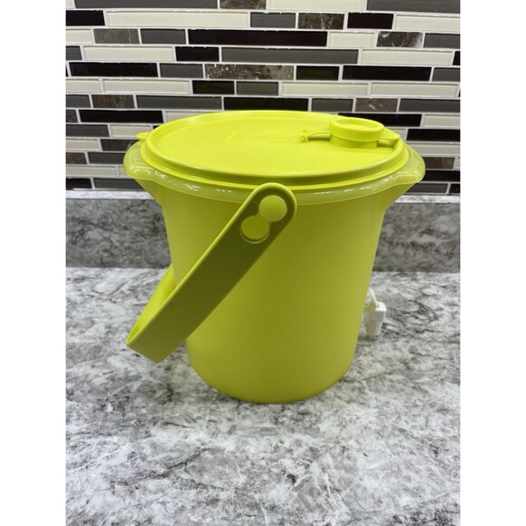 Tupperware Jumbo Canister 5L Yellow/Green  Kitchen Beverage Push Button Handle - Picture 2 of 7